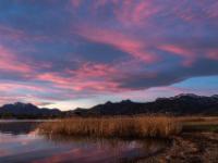 Auch über Hochplatte und Kampenwand leuchten die Wolken